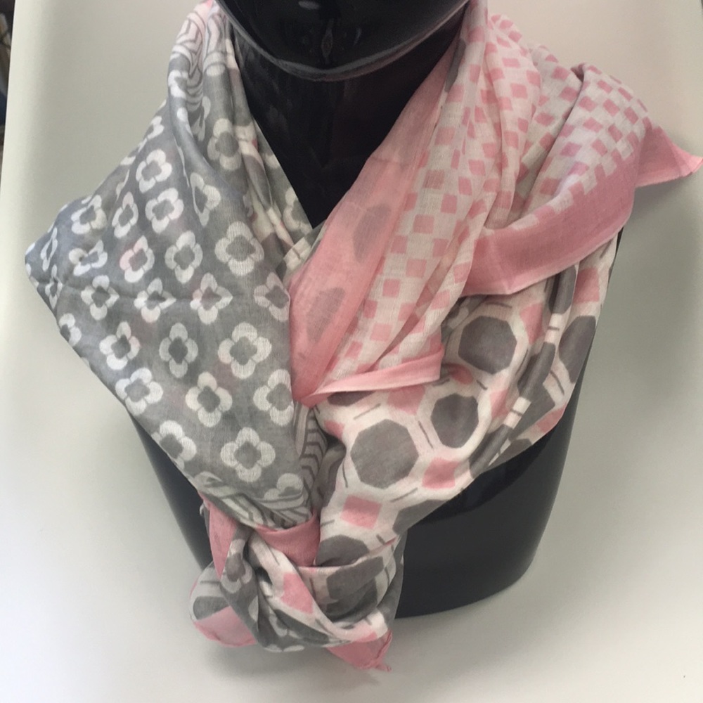 Pink scarf 🧣